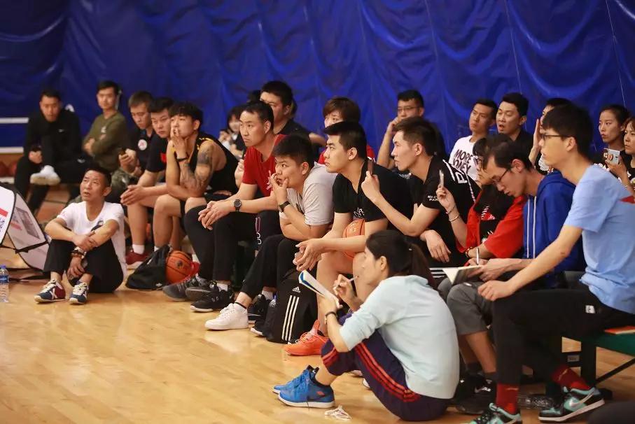西班牙篮球教练受邀到美国培训