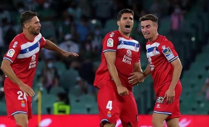 多宝彩票-阿贾克斯客场击败贝西克塔斯，挺进淘汰赛