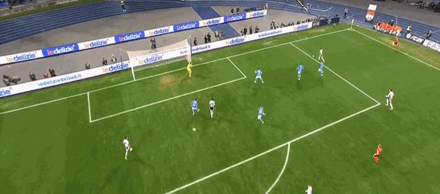 尤文图斯客场逆转，提前晋级淘汰赛