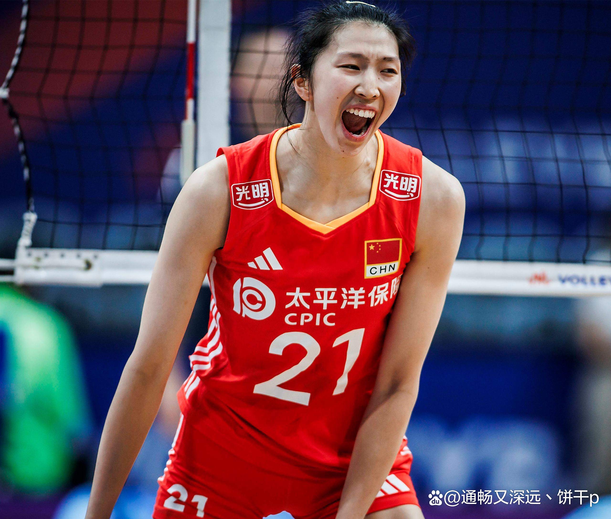 女排比赛惊险拉锯战，中国队险胜晋级