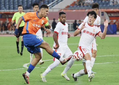 -山东鲁能6-1大胜长春亚泰