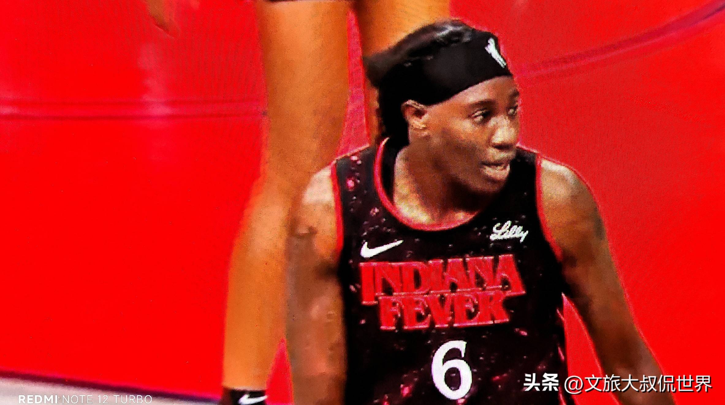 爵士半场领先湖人15分,米切尔砍下全场最高25分 爵士半场领先湖人15分,米切尔砍下全场最高25分