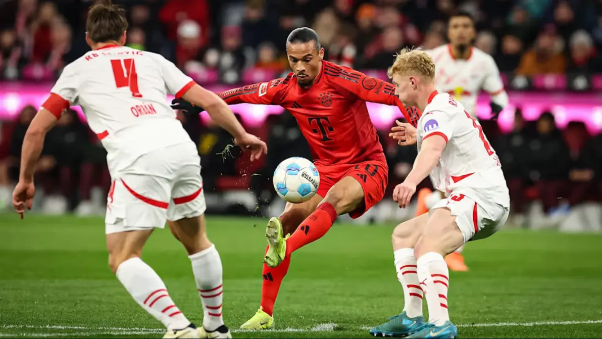 包含拜仁慕尼黑3-2拜仁莱比锡，提前四轮夺得德甲冠军的词条